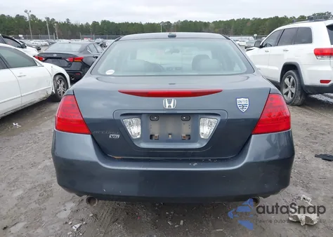 2007 Honda Accord 3.0 Ex z USA, uszkodzony, nr VIN 1HGCM66527A089552